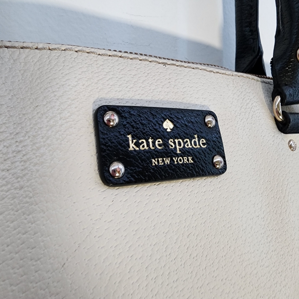 Kate Spade Black and White Satchel with Classic Design - Picture 7 of 16